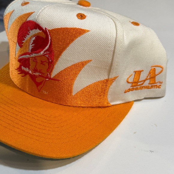 Tampa Bay Buccaneers Logo Athletic 90s Sharktooth Snapback Vintage Orange Hat - Picture 5 of 14